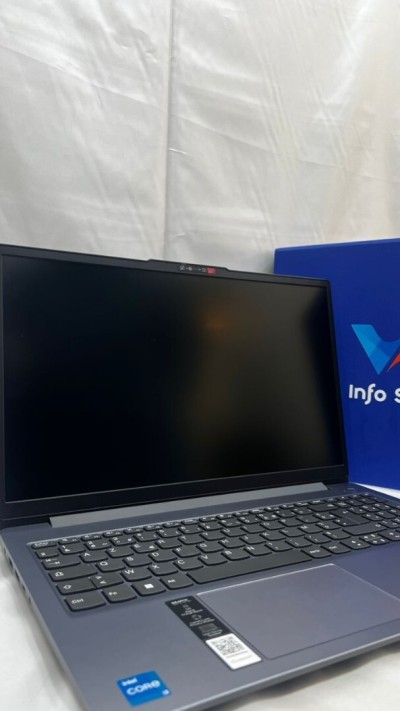 Lenovo IdeaPad Slim 3 15IRU8