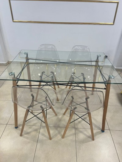 TABLE DE CUISINE EN VERRE IMPORTATION 04 CHAISES 