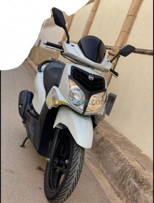 motos-scooters-sym-hd-200-blida-algerie