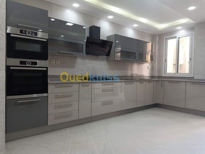 Cuisine high gloss importation