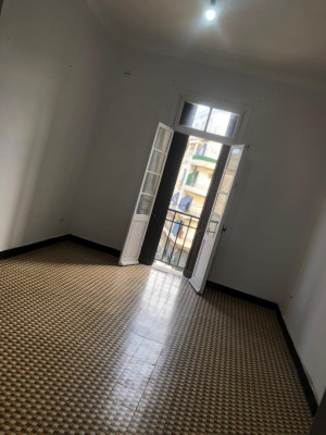 Sell Apartment F2 Alger Hussein dey