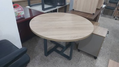 Table de réunion sur mesure en MDF ou mélaminé disponible en forme ronde ou rectangulaire, 5 coloris