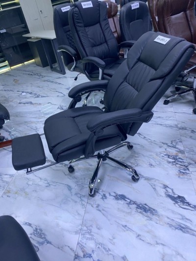 Chaise de Direction Premium avec Repose-Pieds en similicuir noir