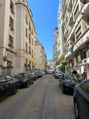 بيع شقة 4 غرف الجزائر الجزائر وسط