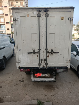 شاحنة-jmc-conteneur-2015-سكيكدة-الجزائر
