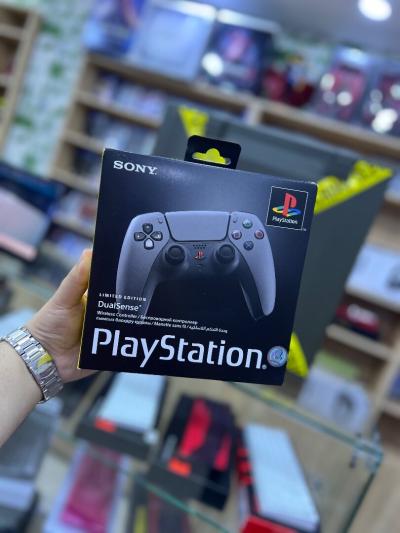 Manette PS5 sans fil 30th anniversary limited edition