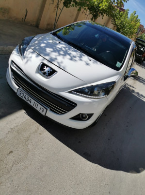 voitures-peugeot-207-2011-allure-setif-algerie