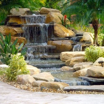 conception et réalisation de cascade d'eau pour cour, terrasse,jardin, piscine et place public تصنيع وتركيب الشلالات