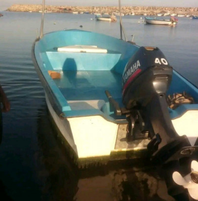 barques-bateau-bordj-el-bahri-alger-algerie