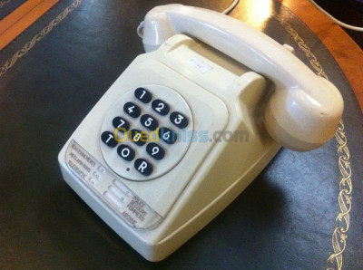 Téléphone vintage rétro Socotel S63