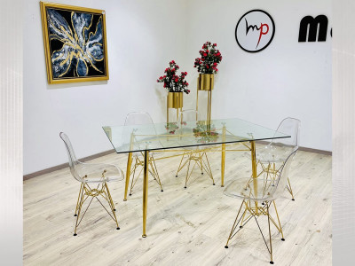 Table rectangulaire avec 6 chaises miroir couleur chaises gold et silver