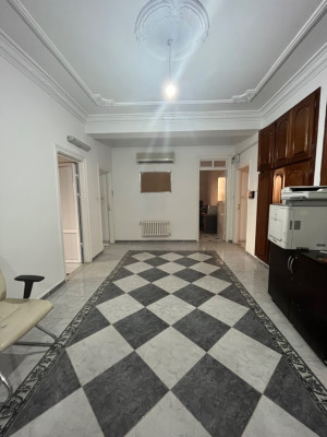 appartement-location-niveau-de-villa-f8-alger-said-hamdine-algerie