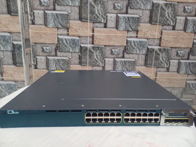 Switch Cisco Niveau 3, Catalyst 3560X 24 Port Giga, 4 Ports 1G SFP