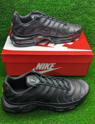 sneakers-nike-tn-air-max-plus-ref-aj2029-001-original-اصلية-pointure-47-305-centimetre-birkhadem-algiers-algeria