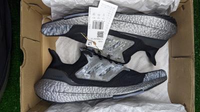 Adidas CHAUSSURE ULTRABOOST 22 - Ref HQ2095 - Original اصلية - Pointure 46 2/3 / 30 CM