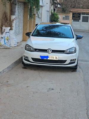 moyenne-berline-volkswagen-golf-7-2014-cup-draria-alger-algerie