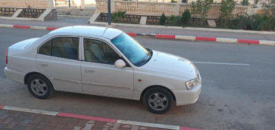 voitures-hyundai-accent-2015-gls-djelfa-algerie