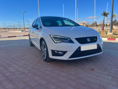 moyenne-berline-seat-leon-2016-fr15-djelfa-algerie