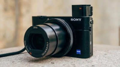Sony Cyber-shot DSC-RX100 compact camera 1/2 Appareil-photo compact 20,2 MP CMOS 5472 x 3648 FULL HD