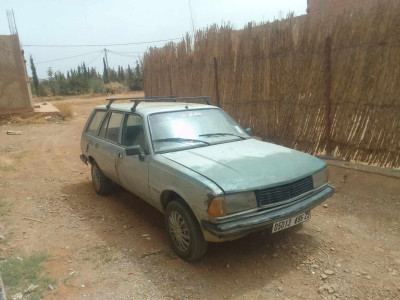 voitures-peugeot-305-1986-break-beniane-mascara-algerie