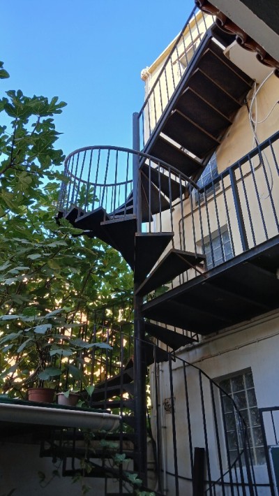 Escaliers metalique de secours 