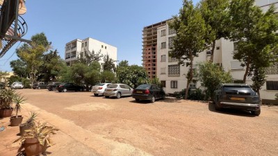 بيع شقة 5 غرف وهران وهران