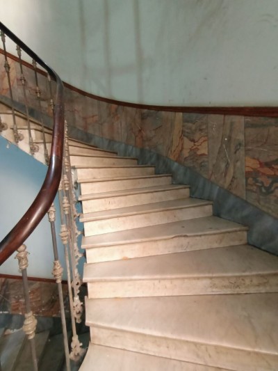 بيع شقة 5 غرف وهران وهران