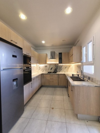 بيع شقة 3 غرف وهران وهران