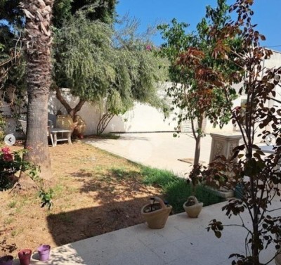 بيع شقة 4 غرف وهران وهران