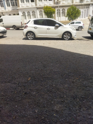 citadine-peugeot-208-2015-allure-ouled-sabor-setif-algerie