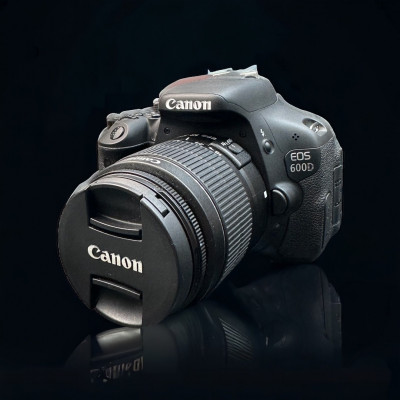 CANON 600d comme neuf 3K 
