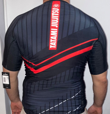 tenue-rushguard-tatami-bjj-mma-jiujitsu-alger-centre-algerie