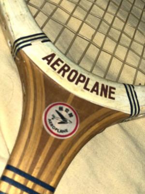 tennis-raquette-vintage-aeroplane-bouzareah-alger-algerie