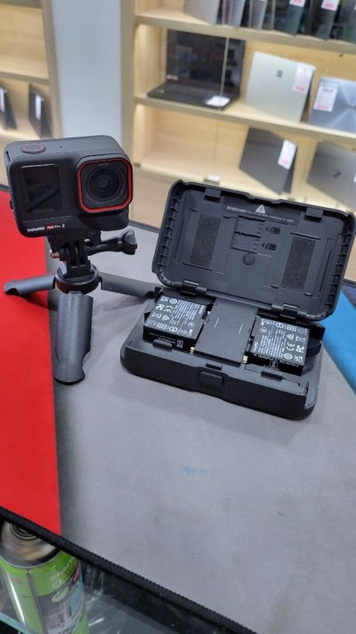 Camera Insta 360 Acepro 2 + Power Bank Insta 360