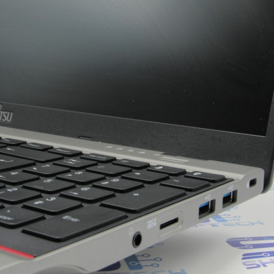 Fujitsu LifeBook U7510 i5 1135G7 8G 256SSD 15.6" Full HD