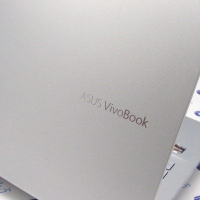 Asus VivoBook 15 OLED Ryzen 5 5500U 8G 512 SSD 15.6 FHD OLED 