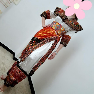 traditional-clothes-robe-kabyle-iwadienne-bab-ezzouar-algiers-algeria