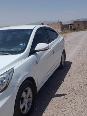 berline-hyundai-accent-rb-4-portes-2012-el-amiria-oum-bouaghi-algerie