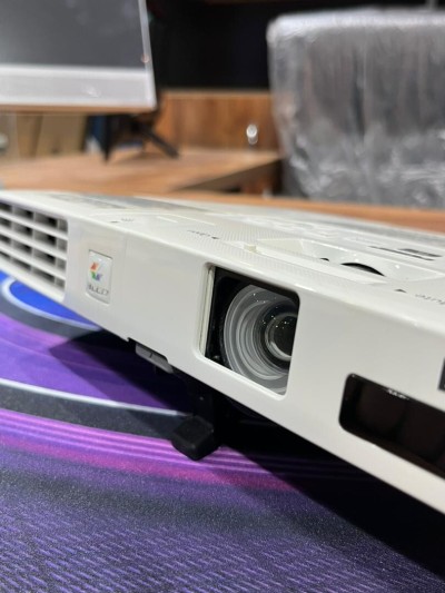 Data Show Professionnel Epson EB-1775W d'occassion 