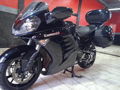 motos-et-scooters-kawassaki-gtr-1400-2018-blida-algerie