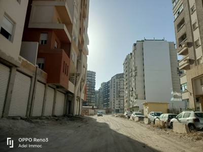 بيع شقة 5 غرف عنابة عنابة