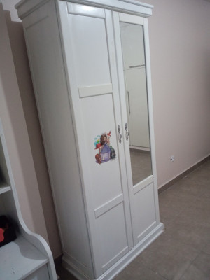 armoires-rangements-une-armoire-en-bois-rouge-couleur-blanche-tizi-ouzou-algerie