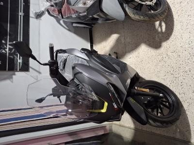 motos-et-scooters-sym-vmax200-2024-chlef-algerie