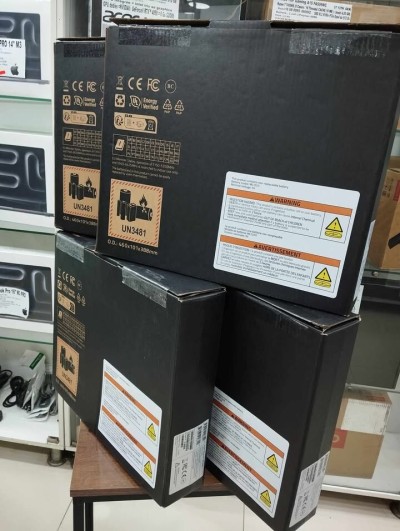 RAZER BLADE 18 MERCURY -Core i9-14900 HX - /RTX 4090/RAM 64 GB /SSD 2TB /Ecran18"-300HZ