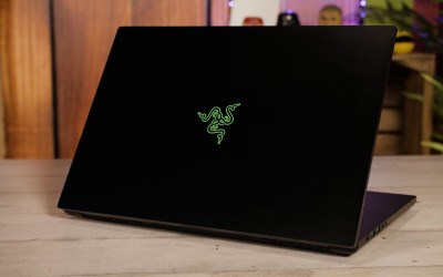 RAZER BLADE 16 - RZ09-0510-CORE i9-14th-  /RTX 4080 /RAM 64 GB  /SSD 1TB /16" -QHD+  240Hz