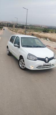 citadine-renault-clio-campus-2015-mostaganem-algerie