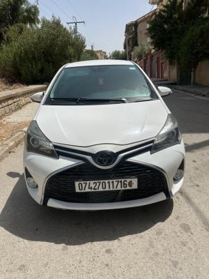 سيارة-صغيرة-toyota-yaris-2017-قسنطينة-الجزائر