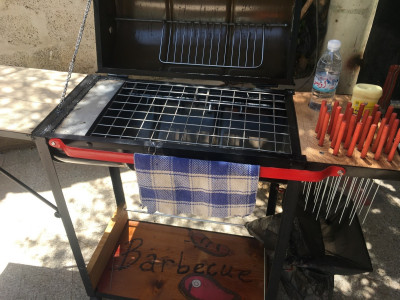 بستنة-vends-tres-beau-barbecue-a-charbon-حيدرة-الجزائر