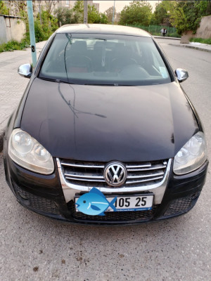 average-sedan-volkswagen-golf-5-2005-gti-constantine-algeria