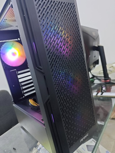 PC GAMER ( RYZEN 5 5600GT + B550M + 8GB + 256GB SSD ) 